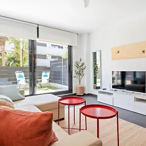 https://hauzify-i-apartament-corine-colette.catalonia-hotels.com